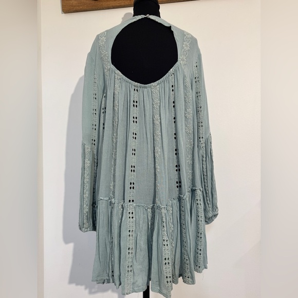 Free People Seafoam Green Embroidered Boho Tunic Dress Open Back Size SP - Picture 8 of 11